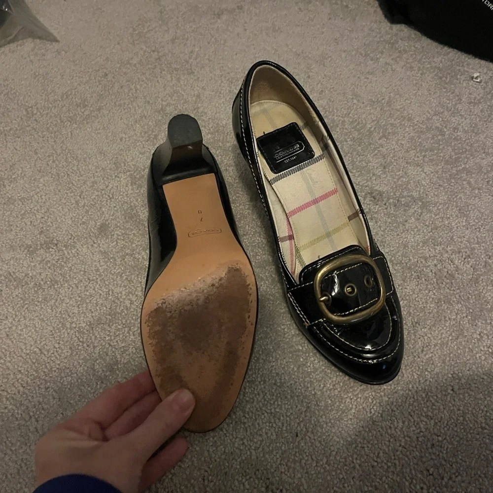 Coach Black Patent Leather heeled with gold buckle - Picture 6 of 10